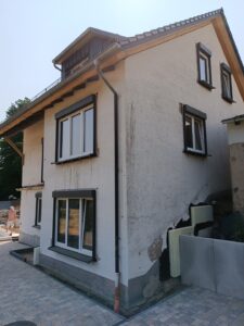 WDVS an einer Fassade, Innenputz- und Malerarbeiten in Lohr a.M_Außenarbeiten (2)