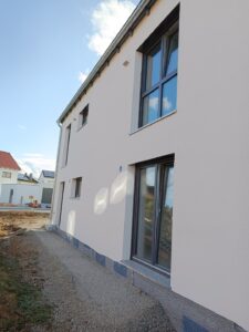 WDVS an einer Fassade, Innenputz- und Malerarbeiten in Zellingen_Außenarbeiten (13)